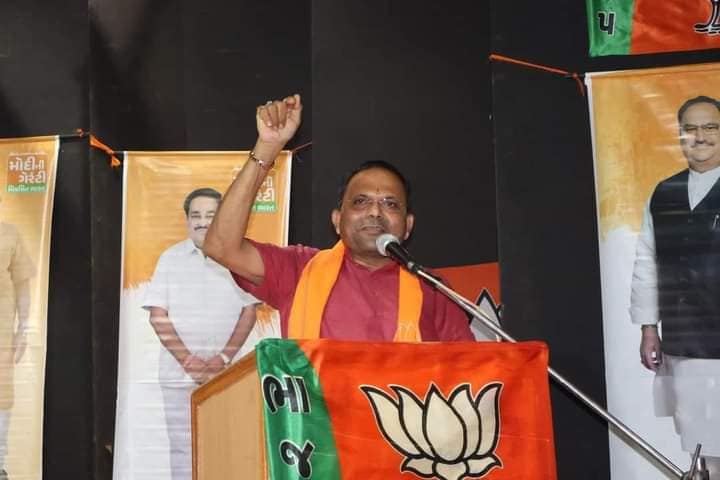 તા.૨૮/૦૪/૨૦૨૪ ના રોજ ૨૩- બારડોલી લોકસભા ચુંટણી અંતર્ગત ૧૬૯- બારડોલી વિધાનસભા ભારતીય જનતા પાર્ટીની એક અગત્યની બેઠક પલસાણા તાલુકાના એના ગામે રાજ્ય સરકારના મંત્રી શ્રી મુકેશભાઈ પટેલ સાહેબની અધ્યક્ષતામાં રાખવામાં આવી